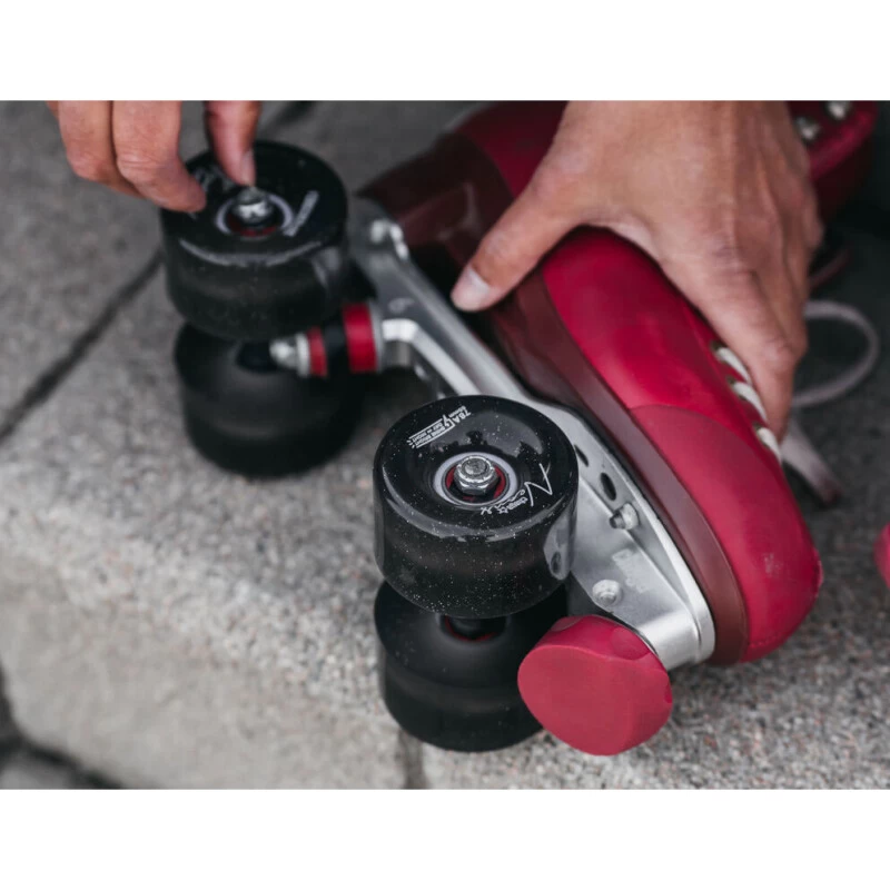 Chaya Neon Black LED Leuchtrollen Für Rollschuhe (4er-Pack) 3 Chaya Neon Black LED Leuchtrollen Für Rollschuhe (4er-Pack) – Bild 3