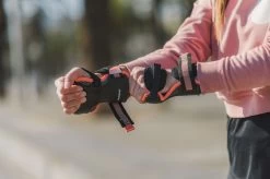 Powerslide Inlineskate Handgelenkschützer PRO Series Damen Schwarz 9 Powerslide Inlineskate Handgelenkschützer PRO Series Damen Schwarz -Riemenscheibe Verkäufe powerslide inlineskate handgelenkschuetzer pro series damen schwarz4