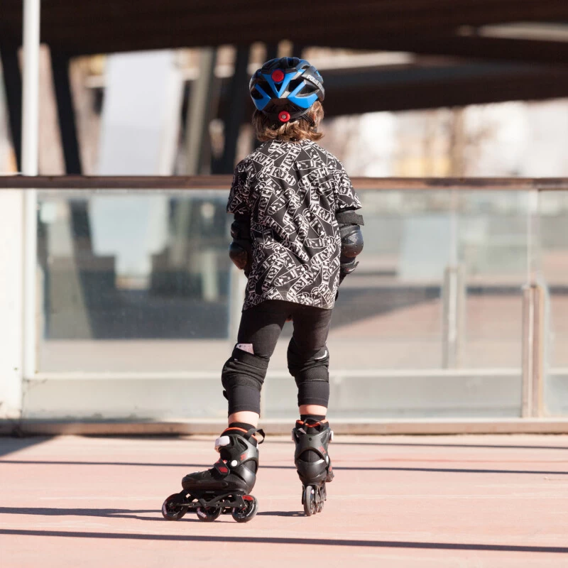 Powerslide Skatehelm Race Attack Schwarz/Blau 5 Powerslide Skatehelm Race Attack Schwarz/Blau – Bild 5